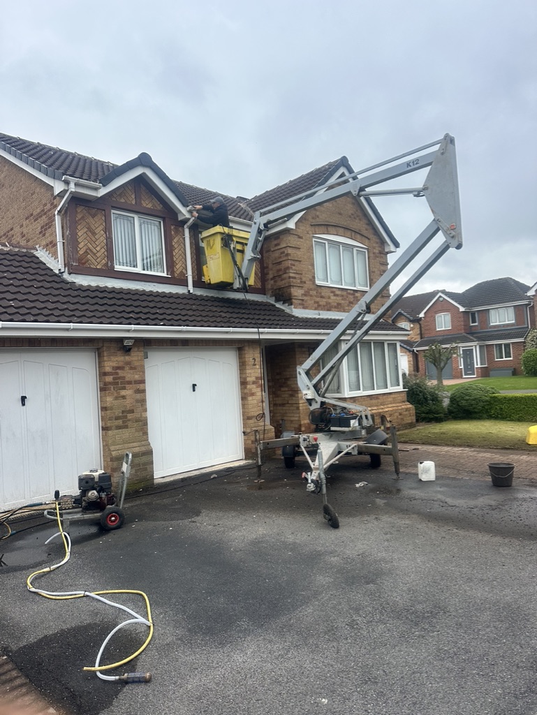 Cleaning Facias and gutter repair